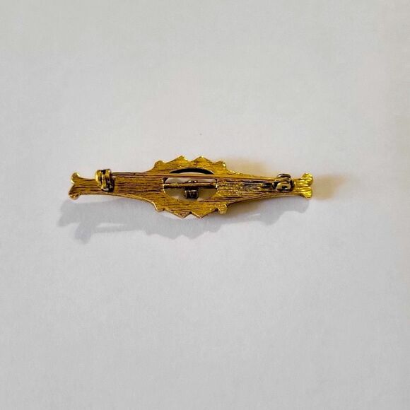 Gold Tone Bar Pin Brooch Sparkling Blue Gemstone Beautiful Classic Vintage - Picture 2 of 5